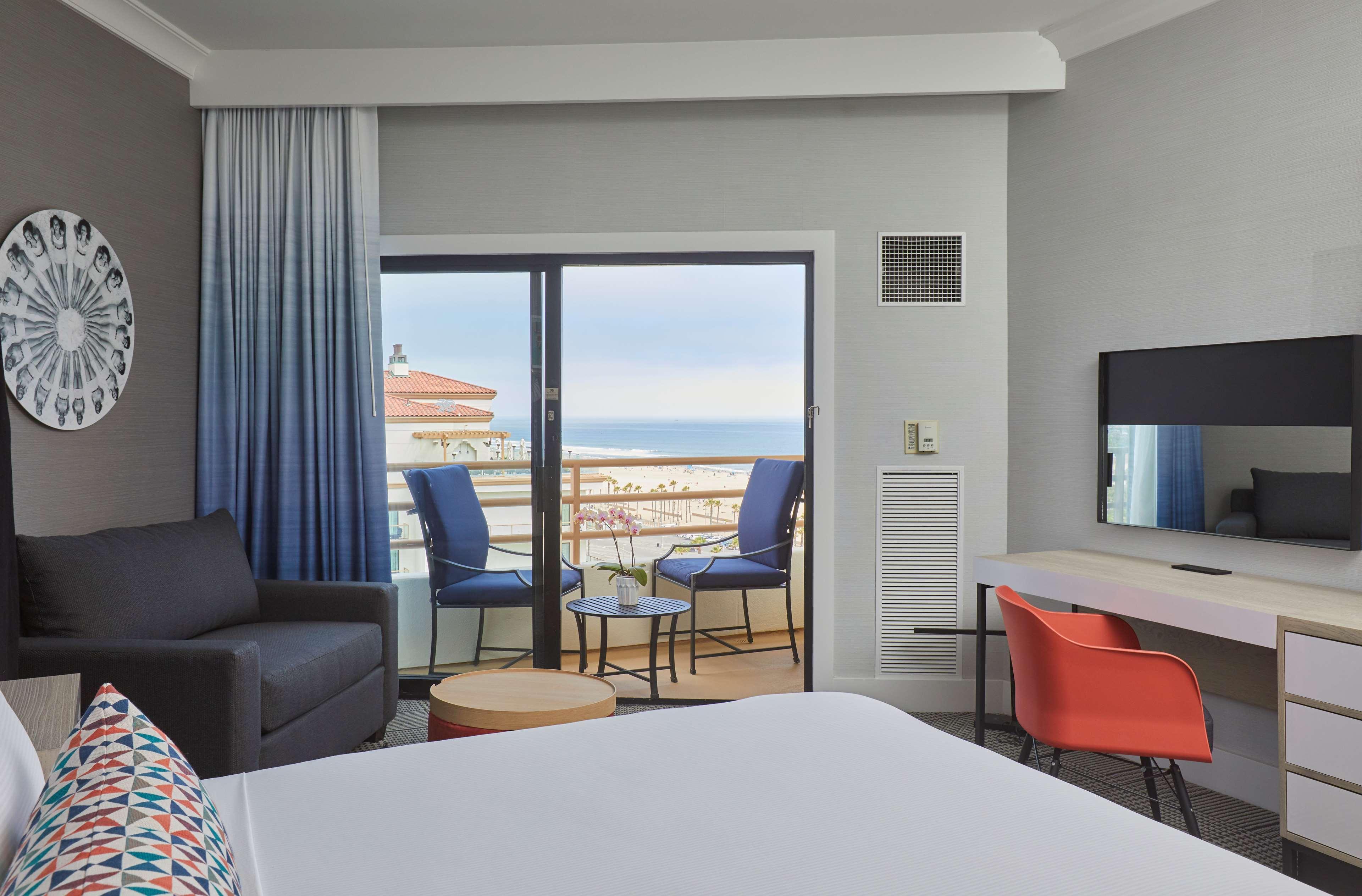 The Waterfront Resort, A Hilton Resort 4*